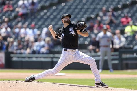 Chicago White Sox trade pitchers Lucas Giolito, Reynaldo López to the Los Angeles Angels for minor leaguers